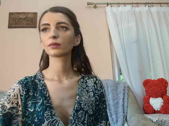 ella-myst webcam