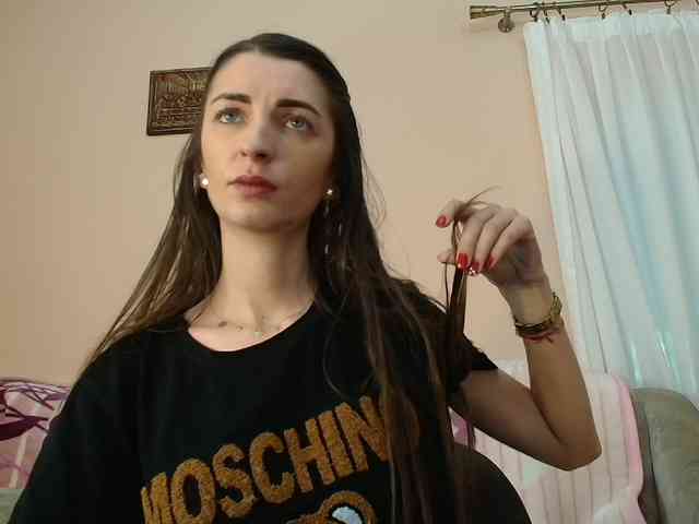 ella-myst webcam