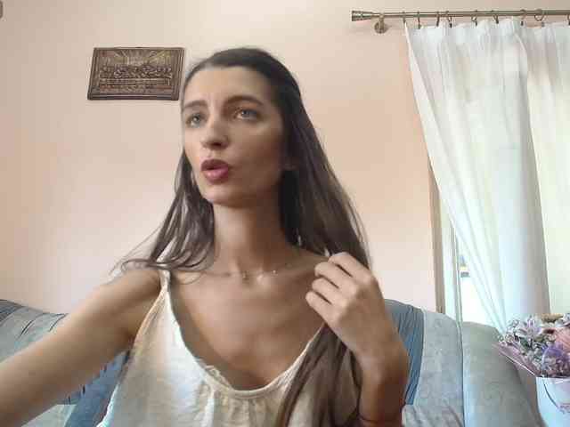 ella-myst webcam