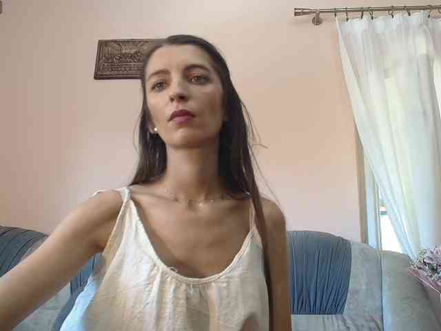 ella-myst webcam