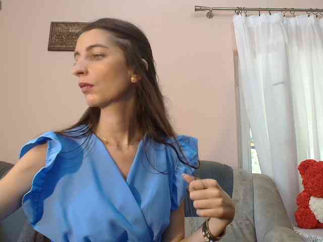 ella-myst webcam