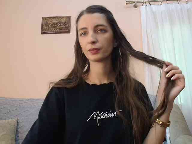 ella-myst webcam