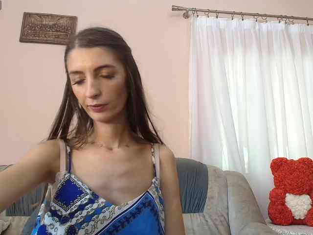 ella-myst webcam