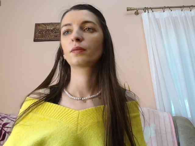ella-myst webcam