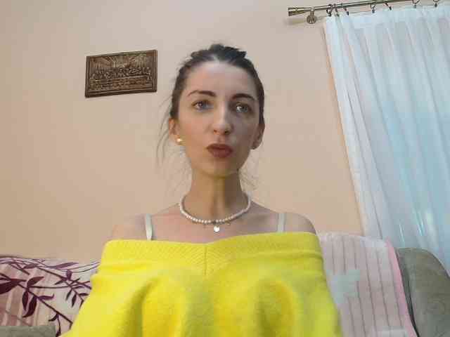 ella-myst webcam