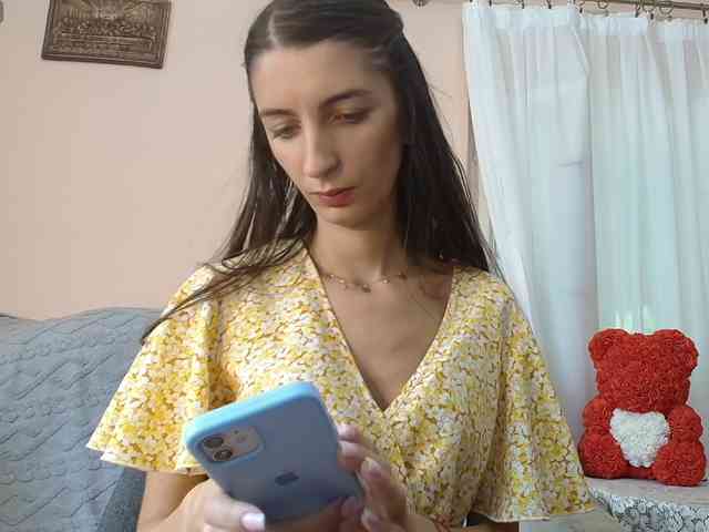 ella-myst webcam