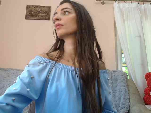 ella-myst webcam