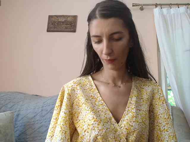 ella-myst webcam