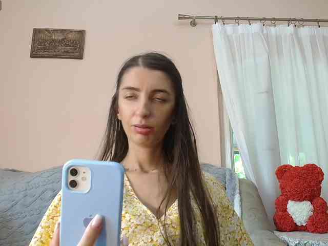 ella-myst webcam
