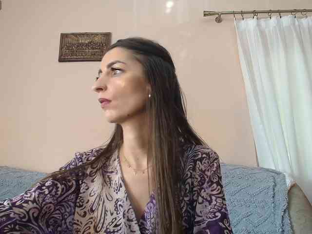 ella-myst webcam