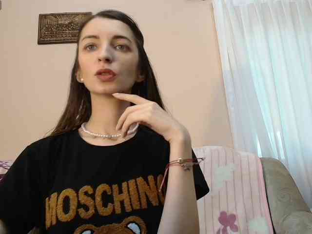 ella-myst webcam
