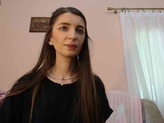 ella-myst webcam