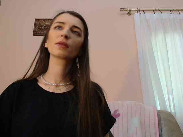 ella-myst webcam