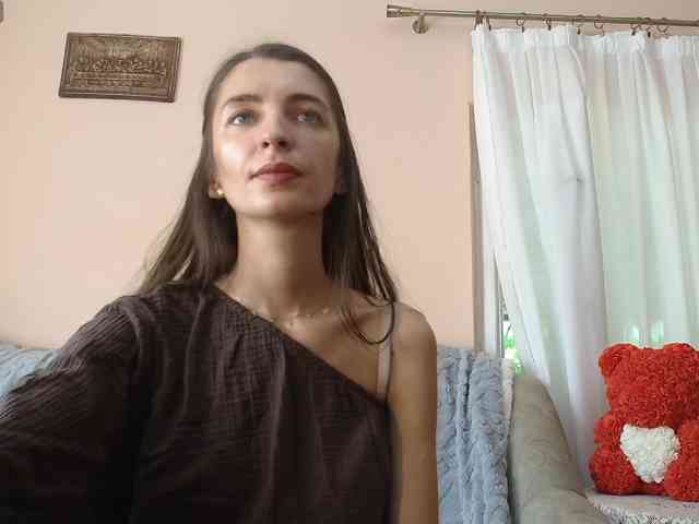 ella-myst webcam