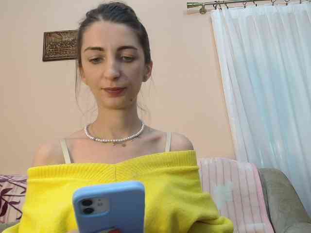 ella-myst webcam