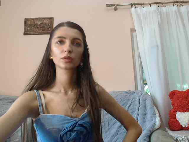 ella-myst webcam