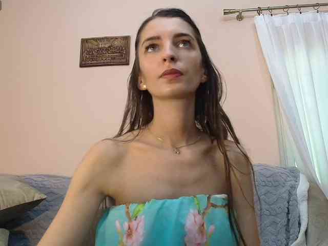 ella-myst webcam