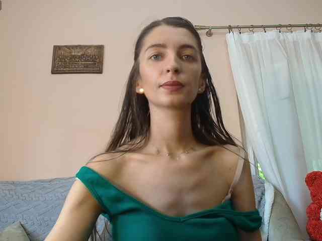 ella-myst webcam