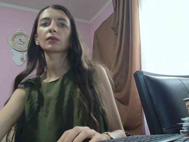 ella-myst webcam