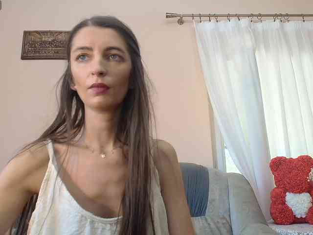ella-myst webcam