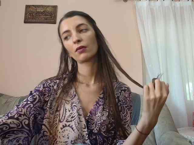 ella-myst webcam