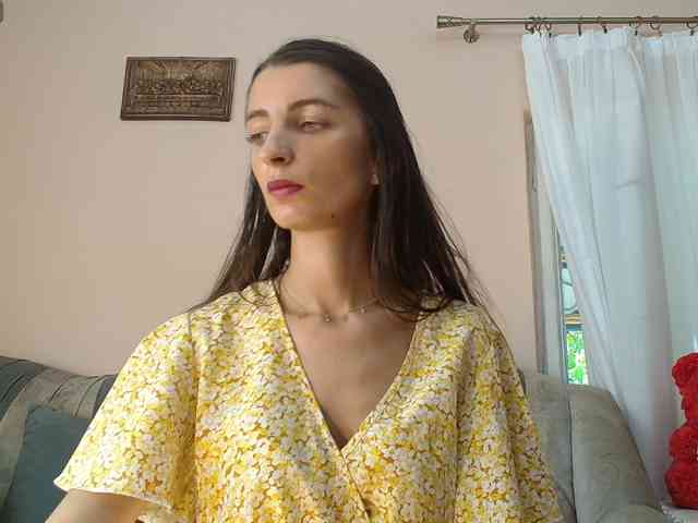 ella-myst webcam