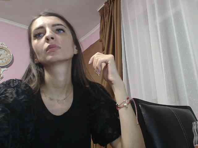 ella-myst webcam