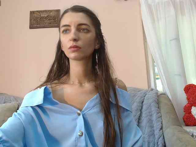 ella-myst webcam