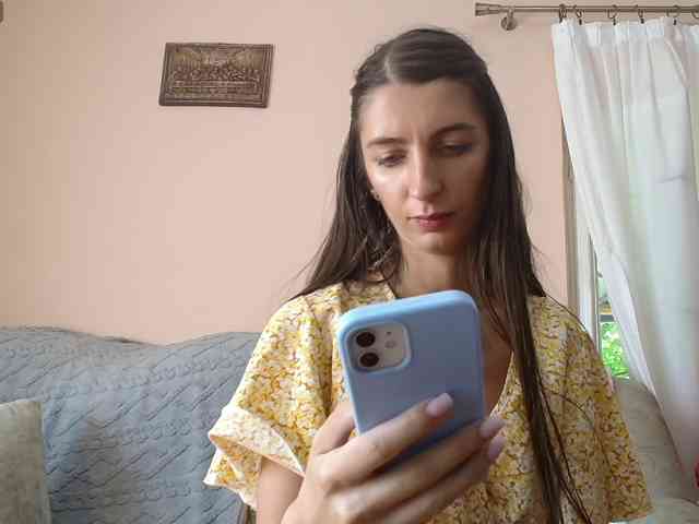 ella-myst webcam