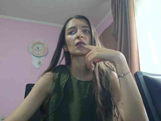 ella-myst webcam