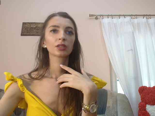 ella-myst webcam