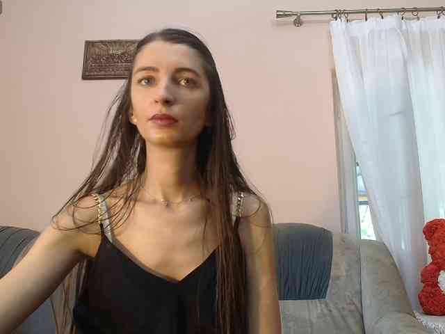 ella-myst webcam