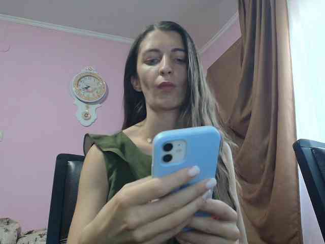 ella-myst webcam