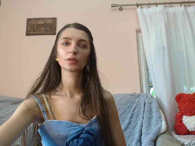 ella-myst webcam