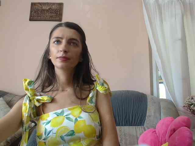 ella-myst webcam