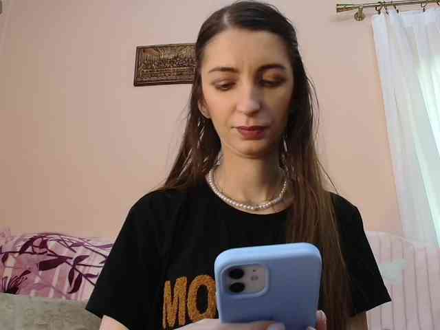 ella-myst webcam