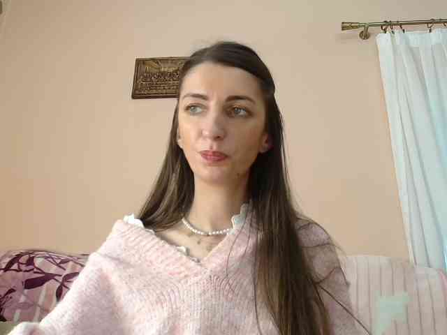 ella-myst webcam