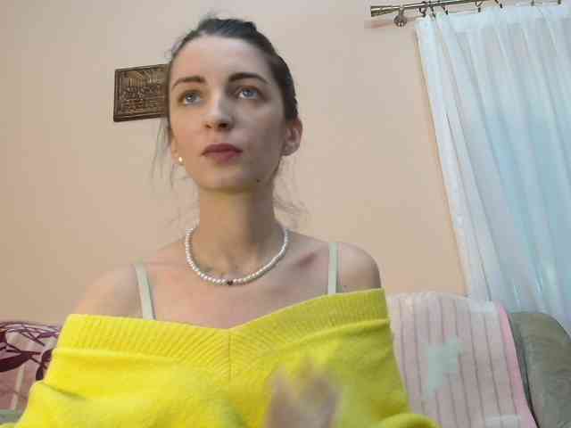 ella-myst webcam