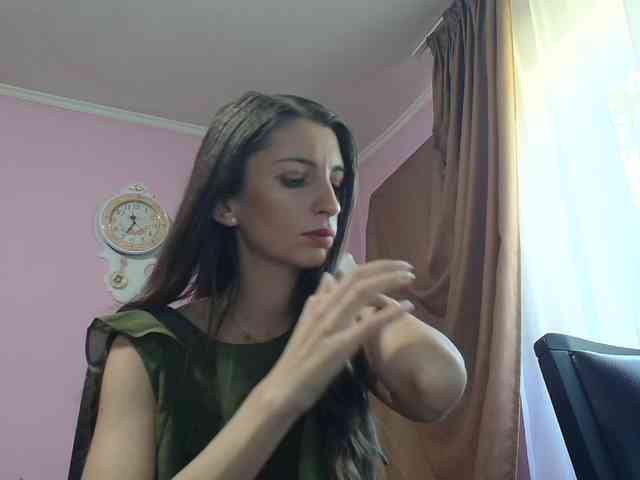ella-myst webcam