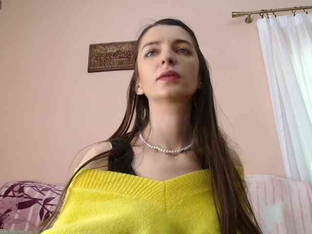 ella-myst webcam