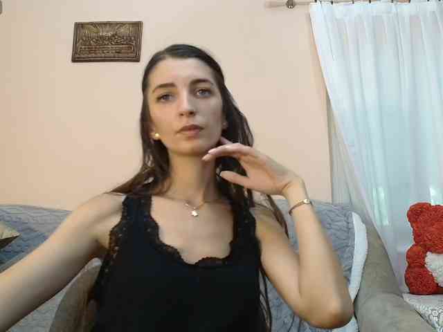 ella-myst webcam