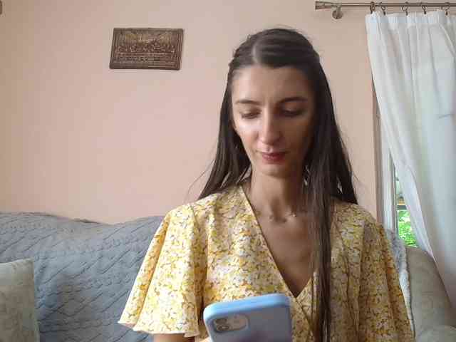 ella-myst webcam