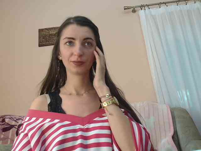 ella-myst webcam