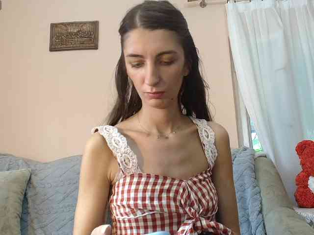 ella-myst webcam