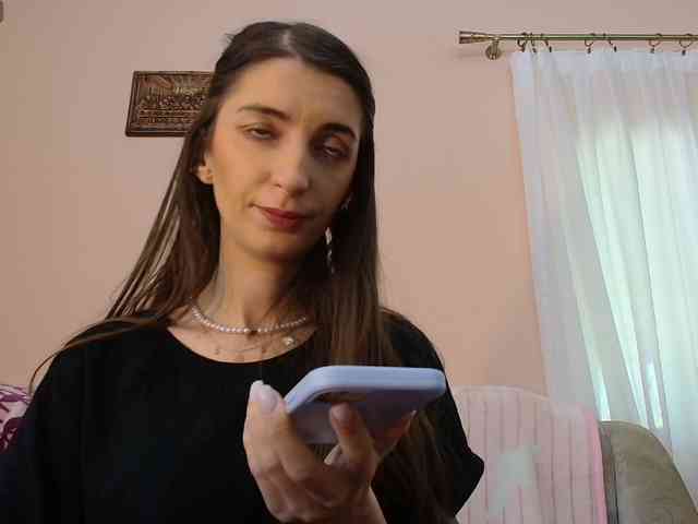 ella-myst webcam
