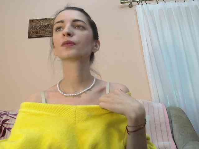 ella-myst webcam