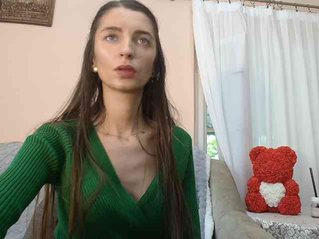 ella-myst webcam