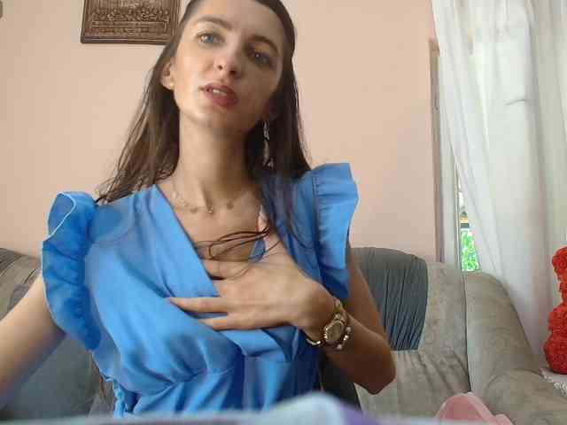 ella-myst webcam
