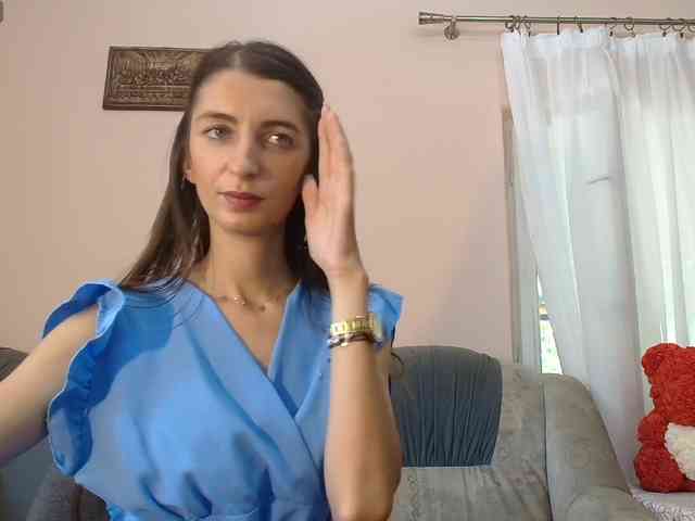 ella-myst webcam