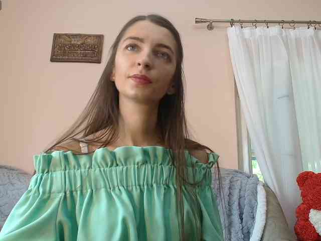 ella-myst webcam